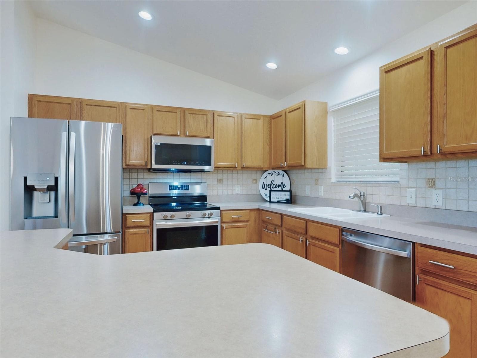 1521 HOLLYBERRY PLACE — photo 6 of 27