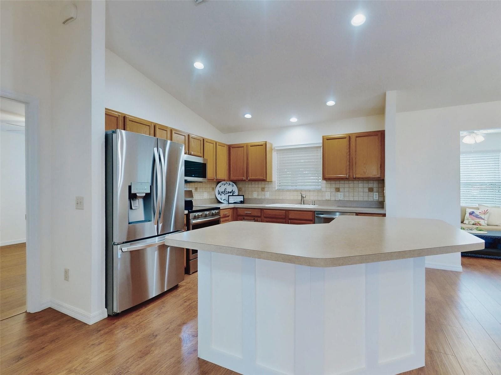 1521 HOLLYBERRY PLACE — photo 10 of 27