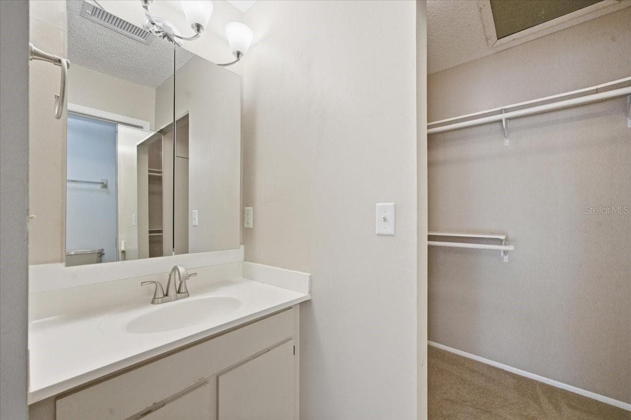 227 SUN VISTA COURT — photo 31 of 47