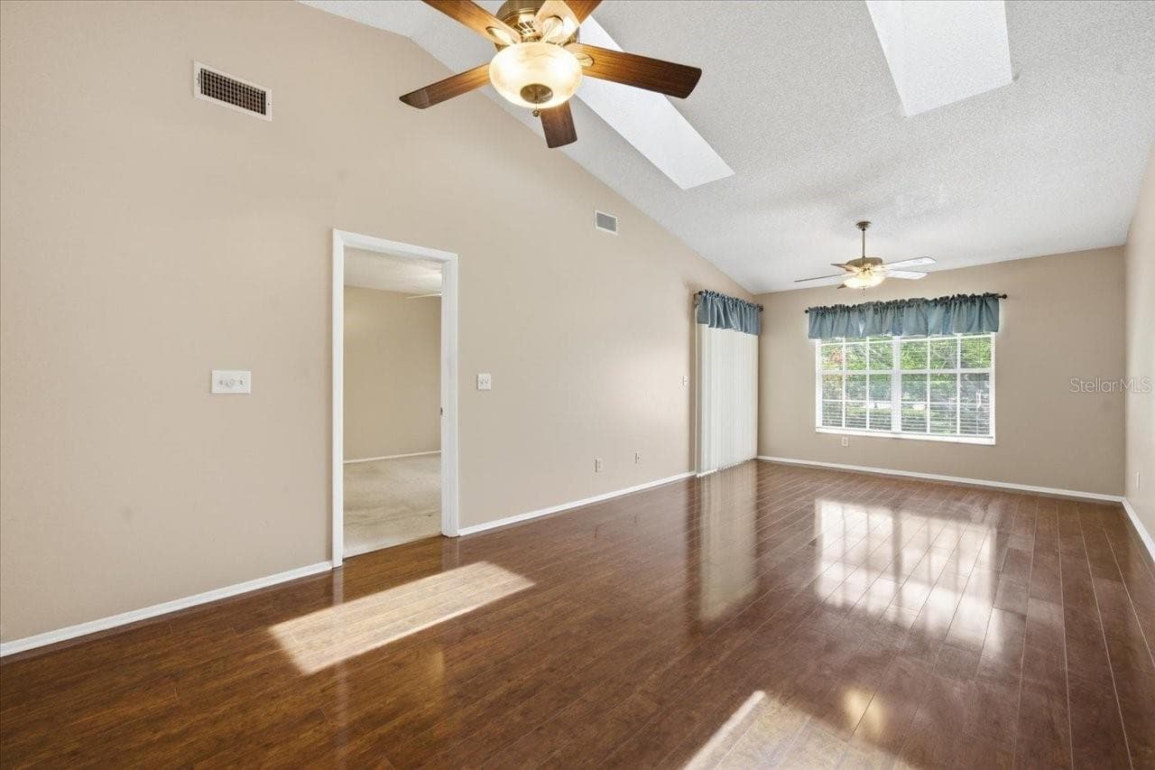 227 SUN VISTA COURT — photo 17 of 47