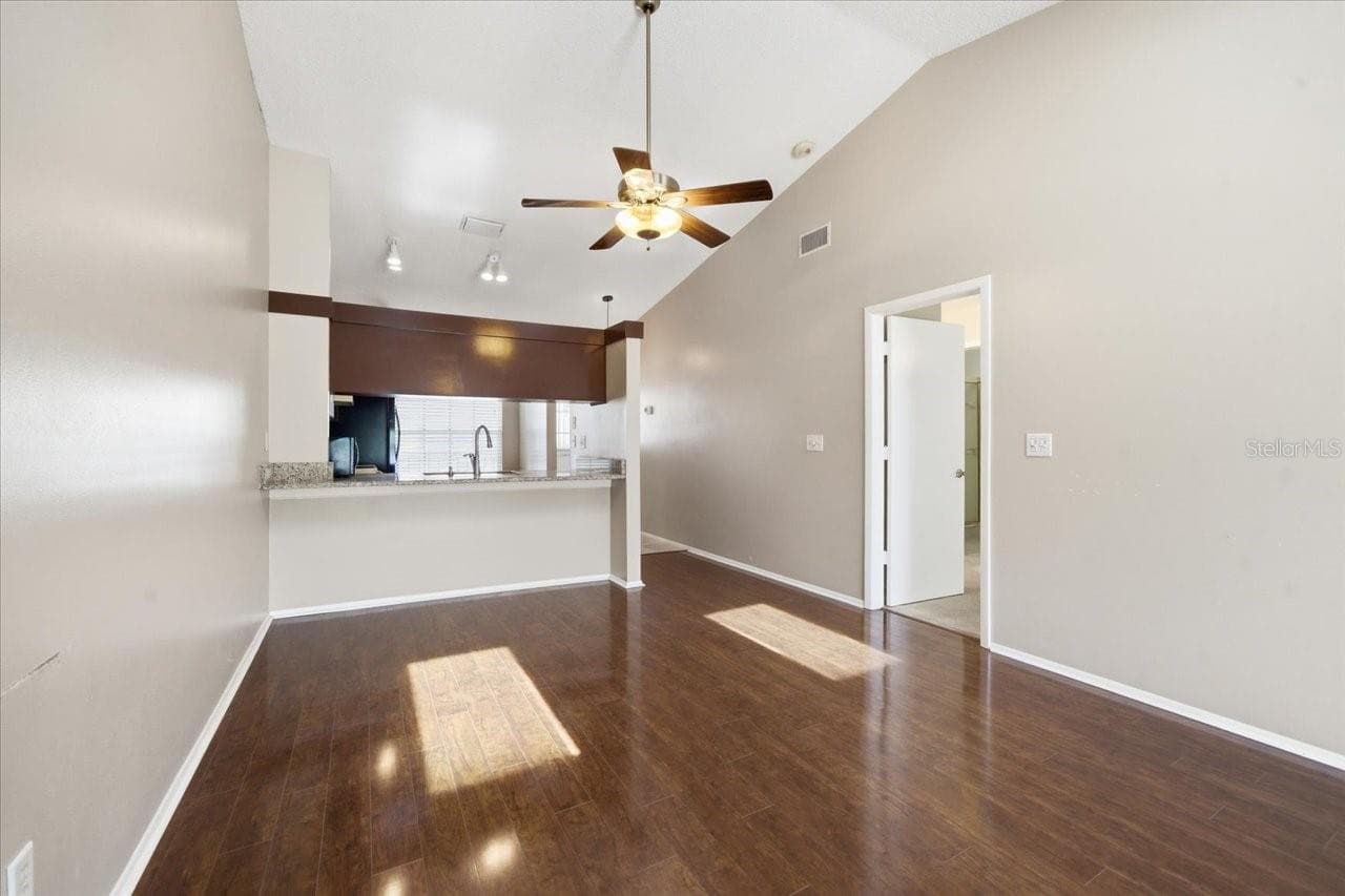 227 SUN VISTA COURT — photo 18 of 47