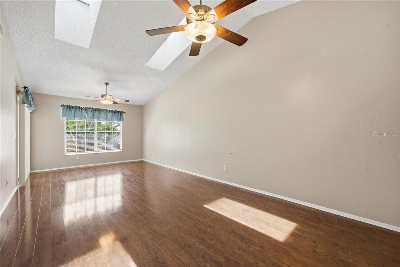 227 SUN VISTA COURT — photo 16 of 47