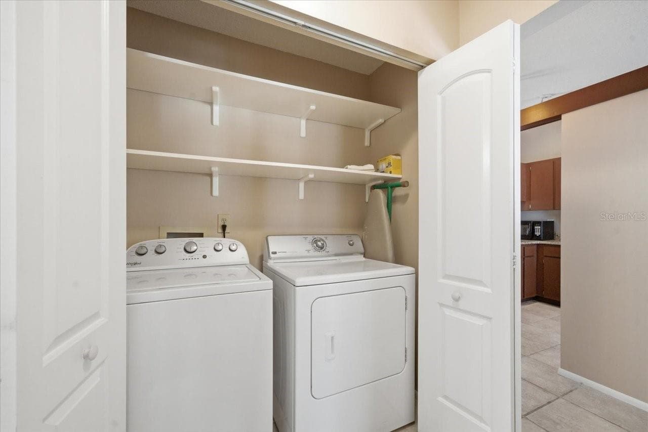 227 SUN VISTA COURT — photo 33 of 47