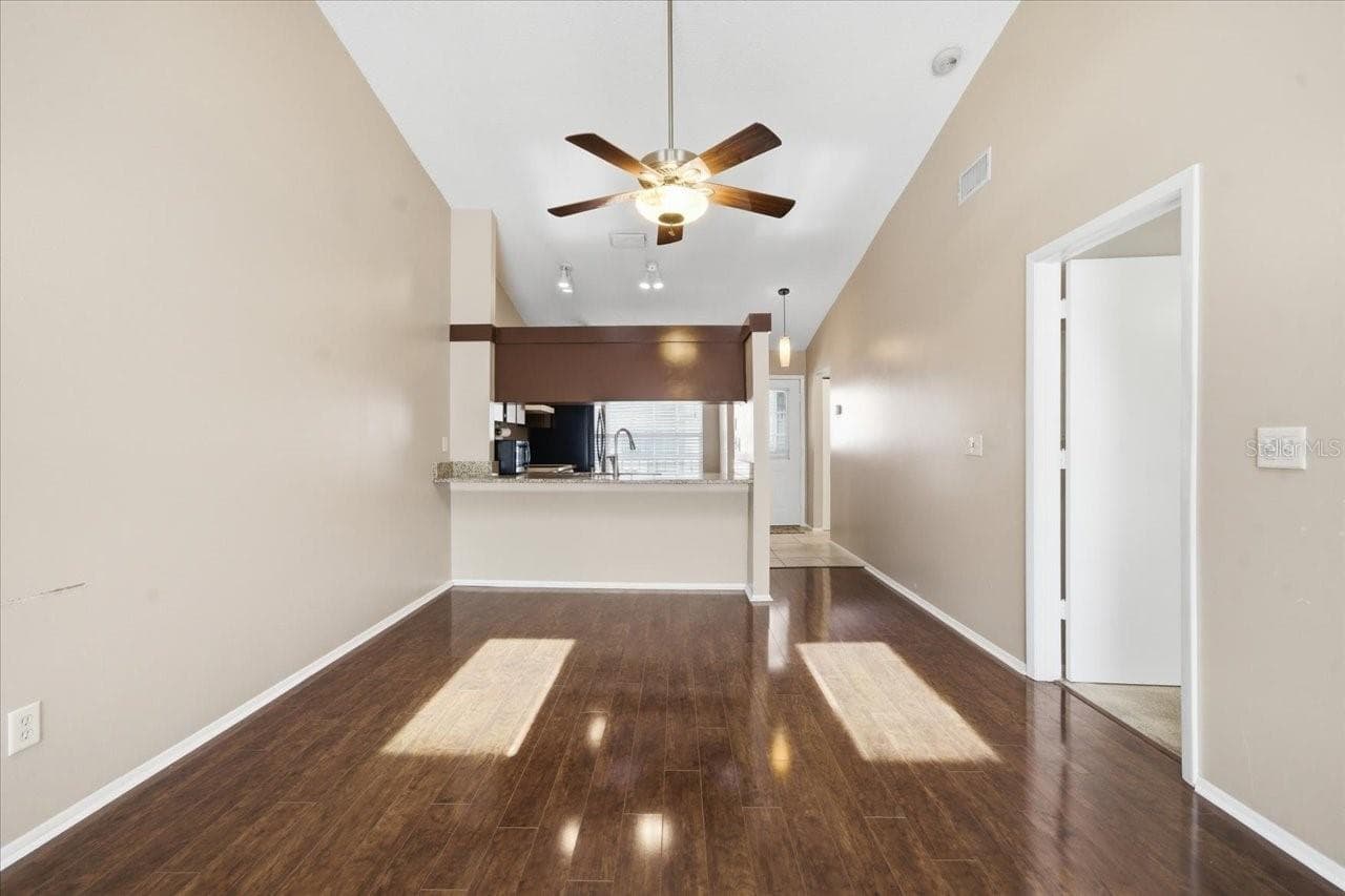 227 SUN VISTA COURT — photo 15 of 47