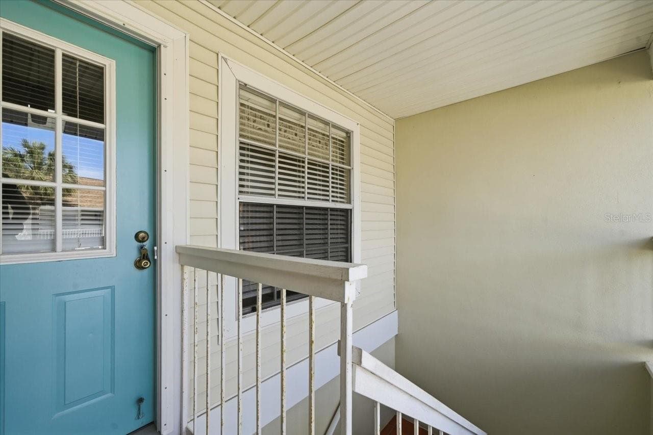 227 SUN VISTA COURT — photo 5 of 47