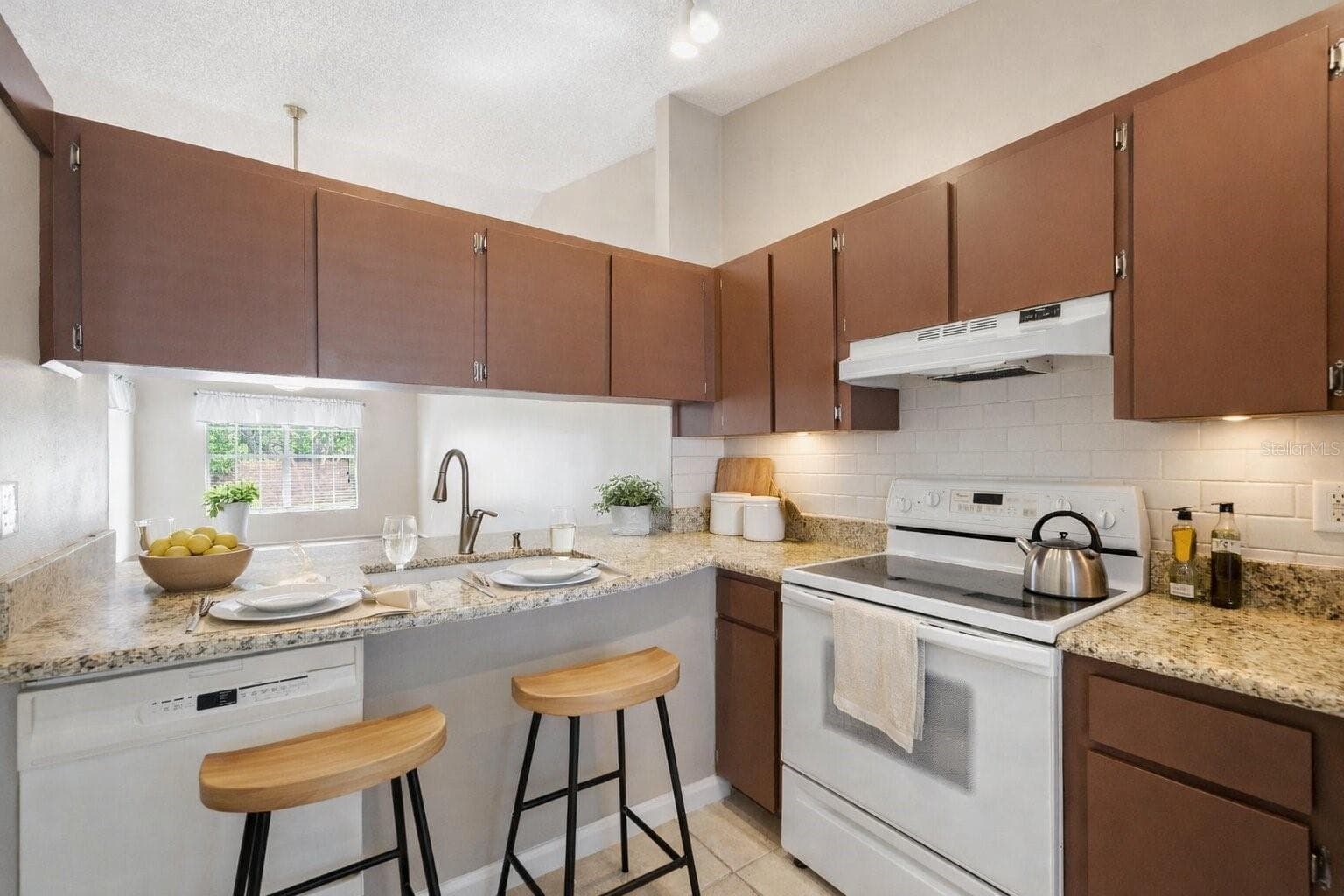 227 SUN VISTA COURT — photo 12 of 47