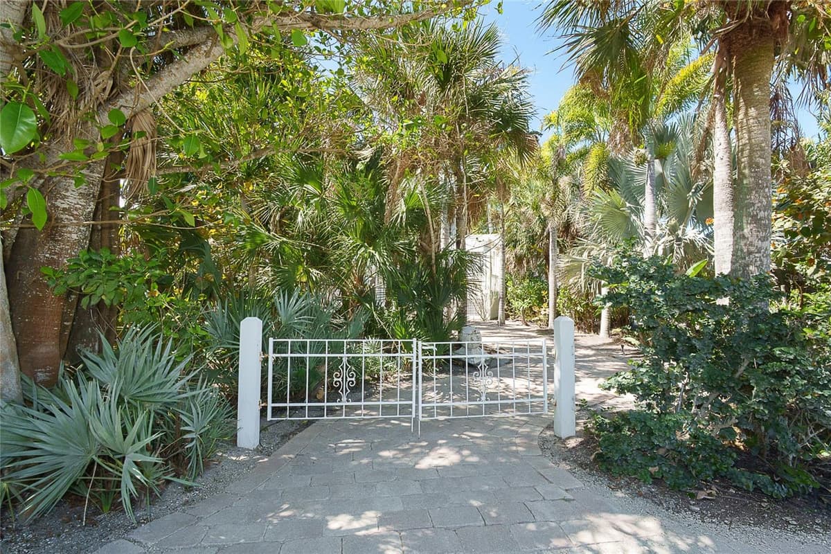 7320 PALM ISLAND DRIVE — photo 3 of 100