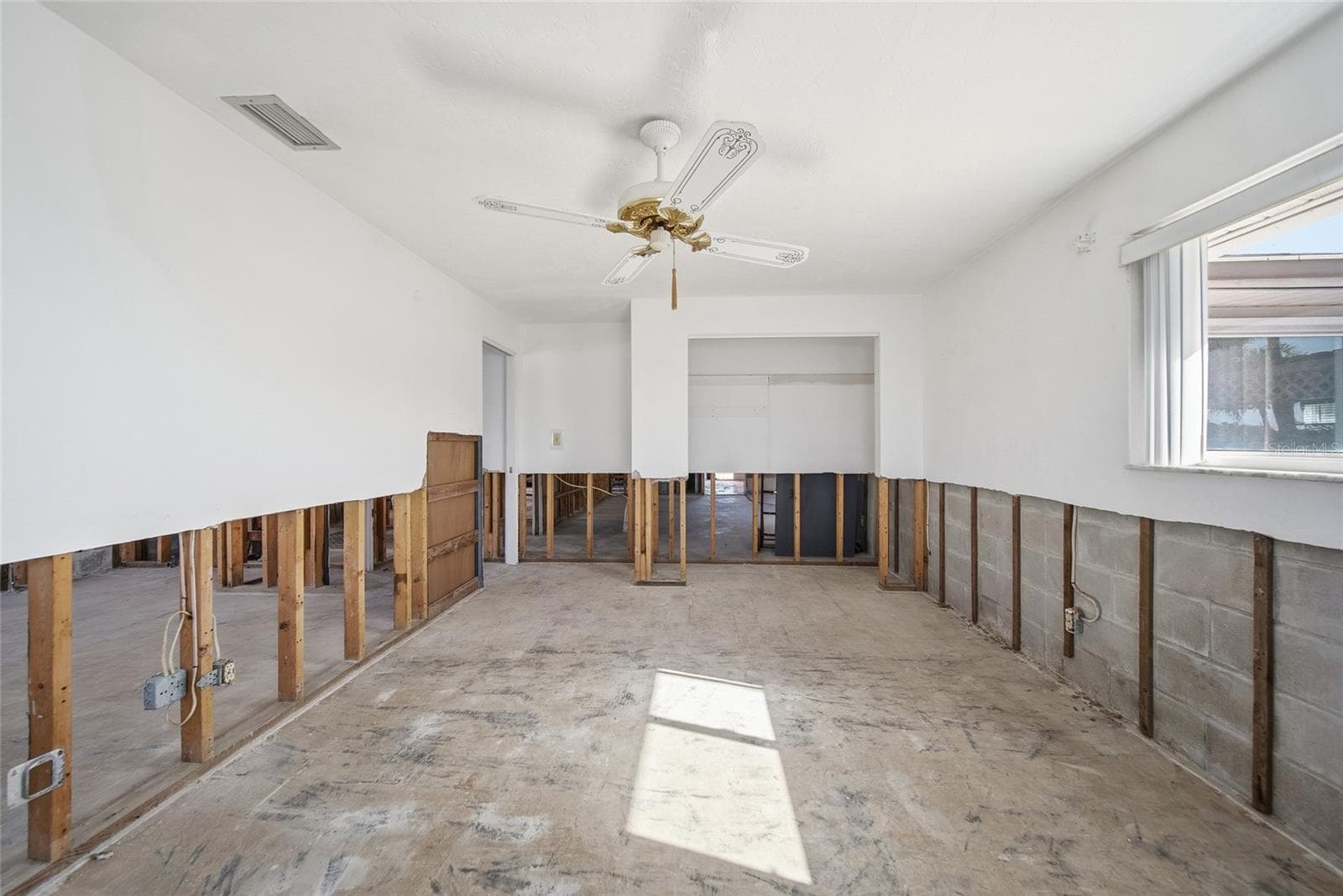 4 BELLEVUE DRIVE — photo 10 of 29
