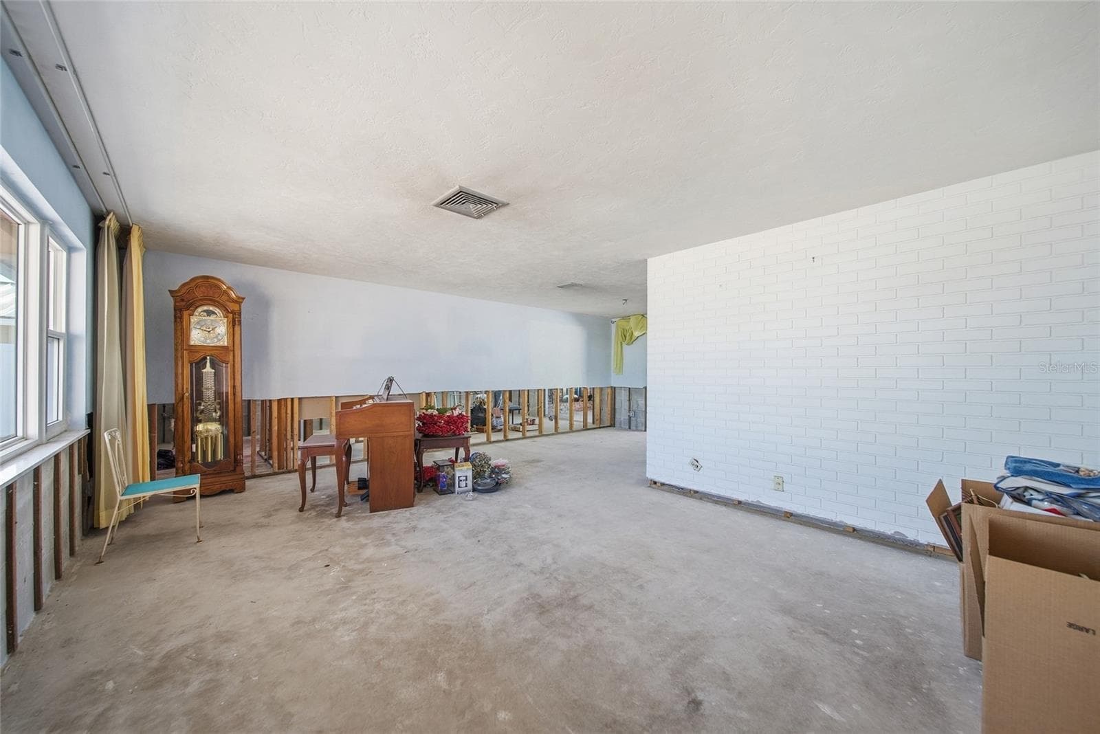 4 BELLEVUE DRIVE — photo 14 of 29