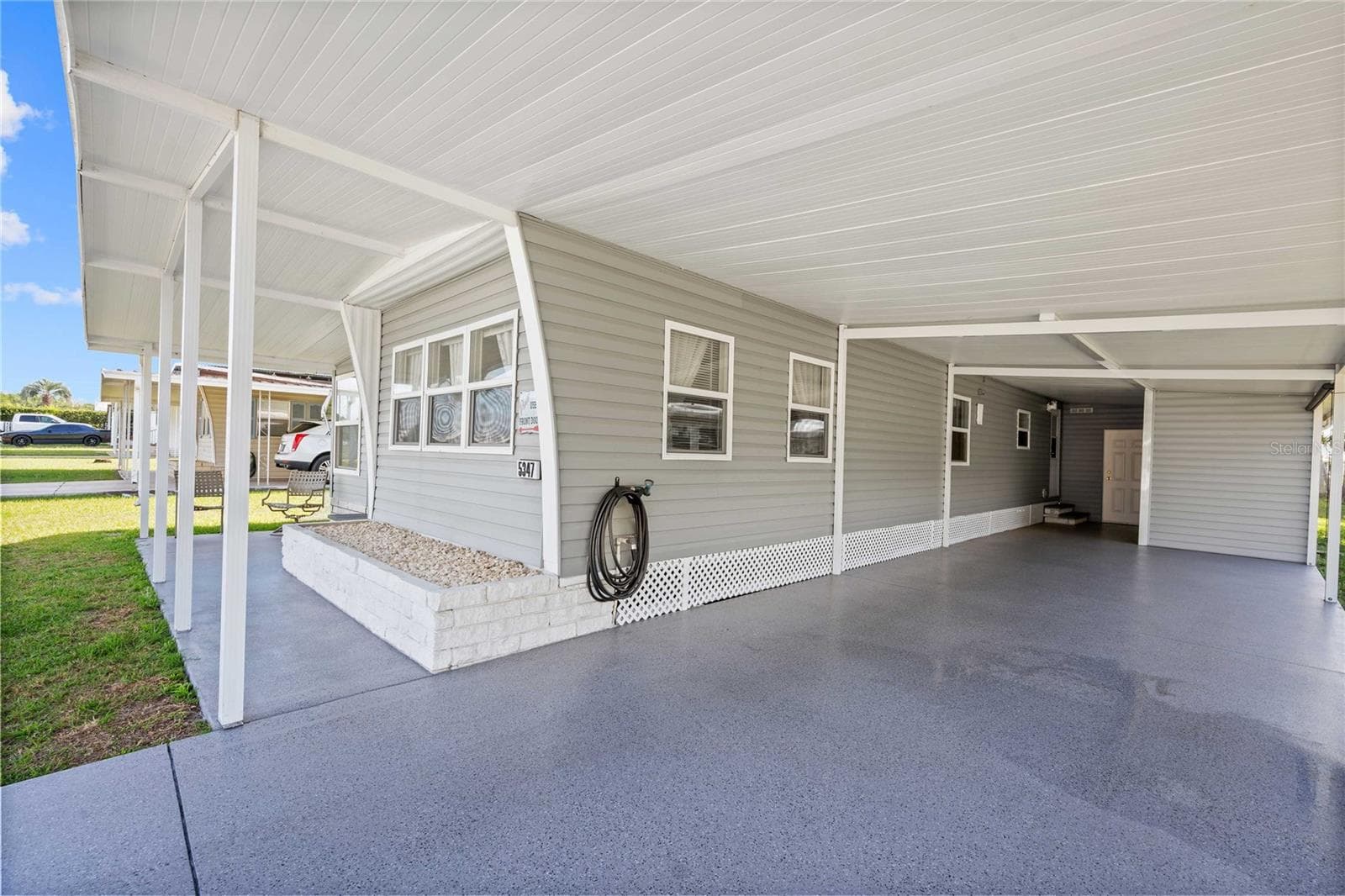 5347 BETTY STREET — photo 4 of 33