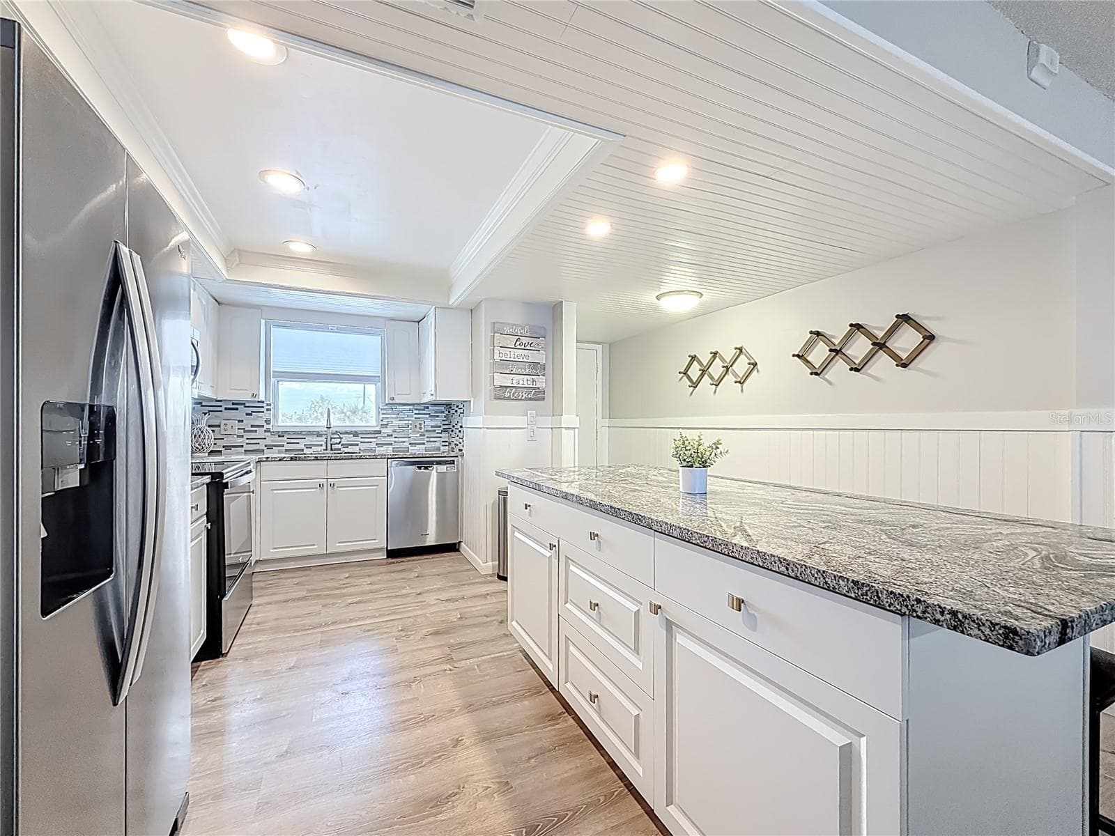 5575 GULF BOULEVARD — photo 11 of 46