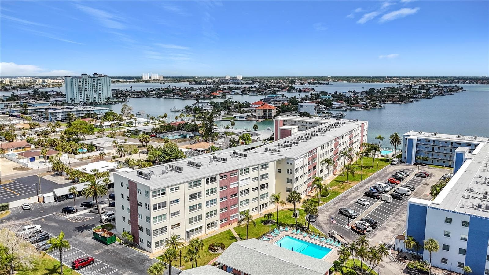 5575 GULF BOULEVARD — photo 39 of 46