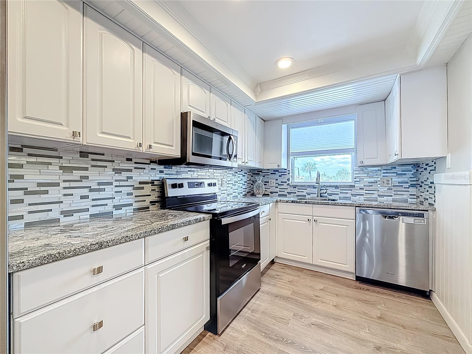 5575 GULF BOULEVARD — photo 9 of 46