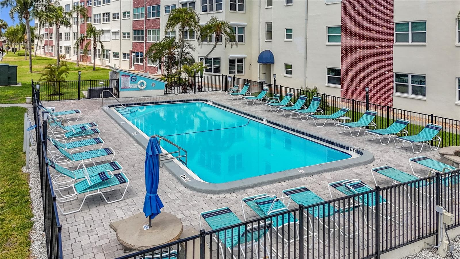 5575 GULF BOULEVARD — photo 38 of 46