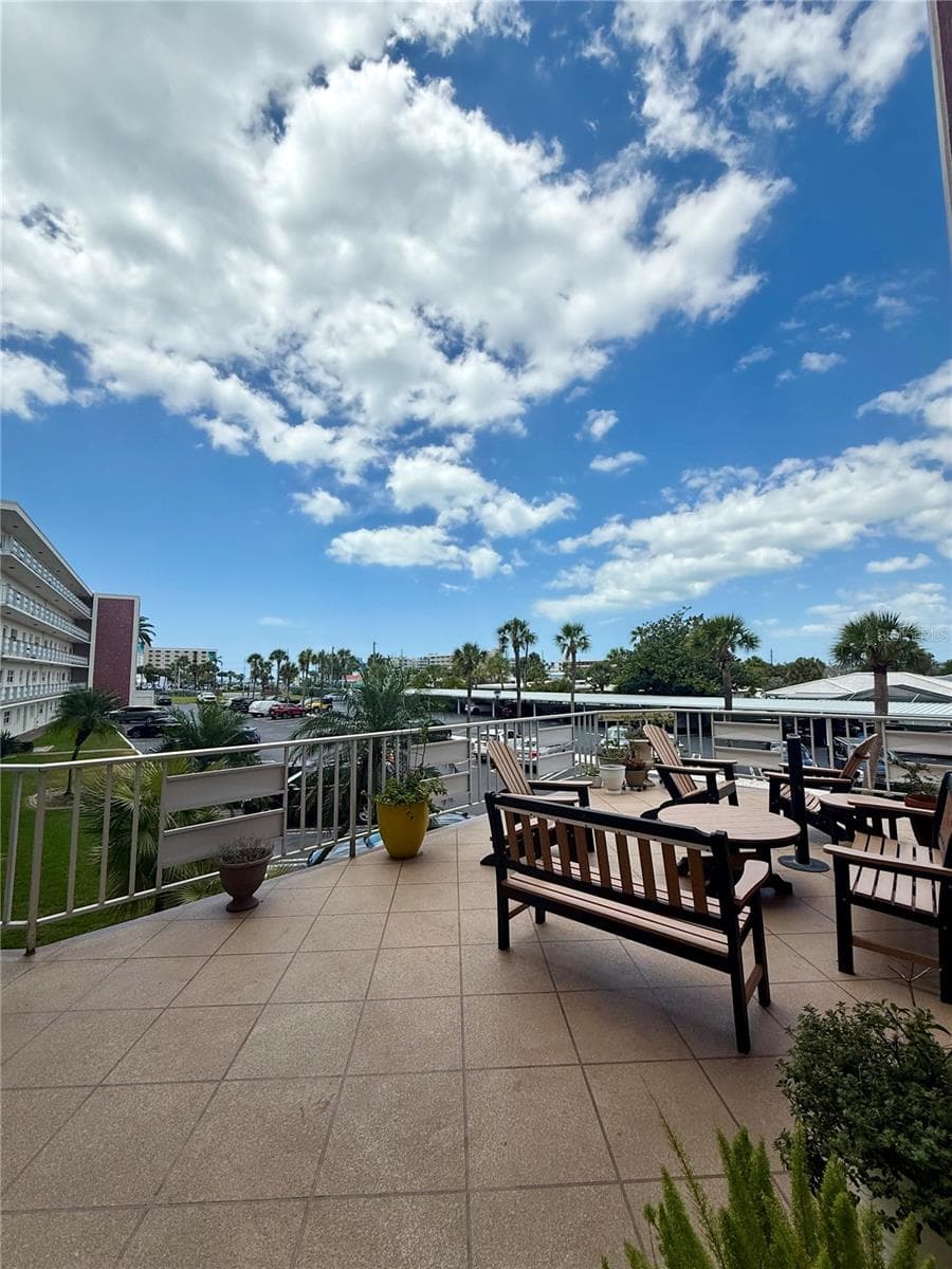 5575 GULF BOULEVARD — photo 37 of 46