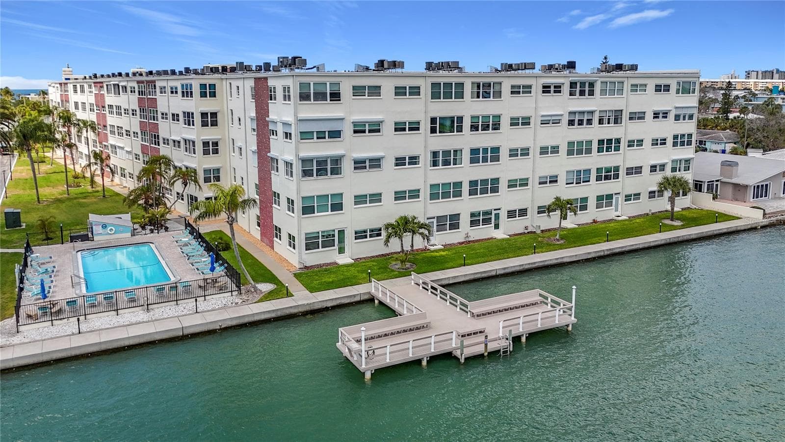 5575 GULF BOULEVARD — photo 41 of 46