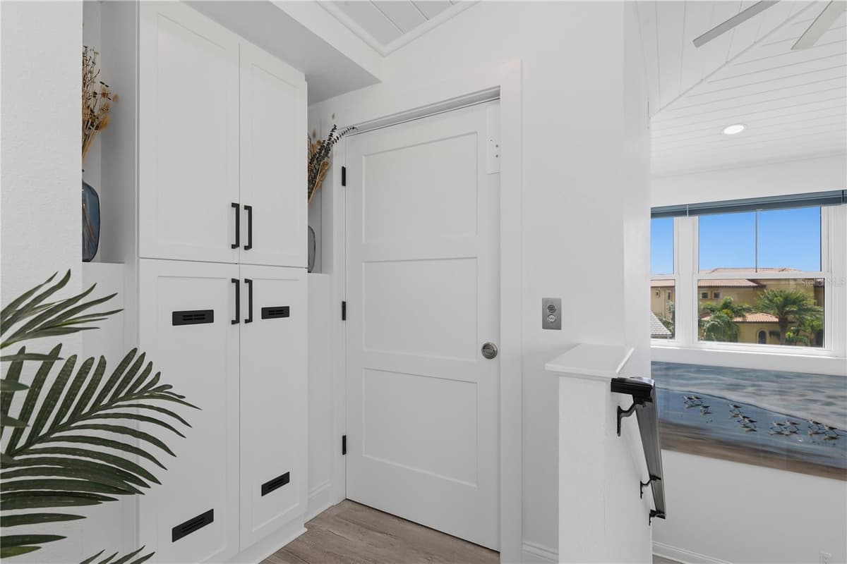 2813 KIPPS COLONY DRIVE — photo 9 of 96