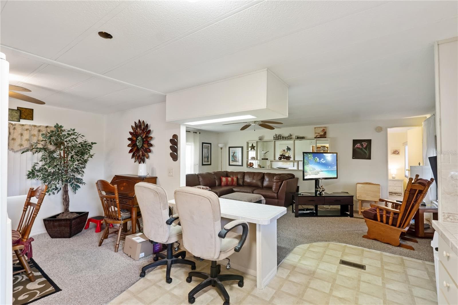 1306 DEBRA DRIVE — photo 8 of 33