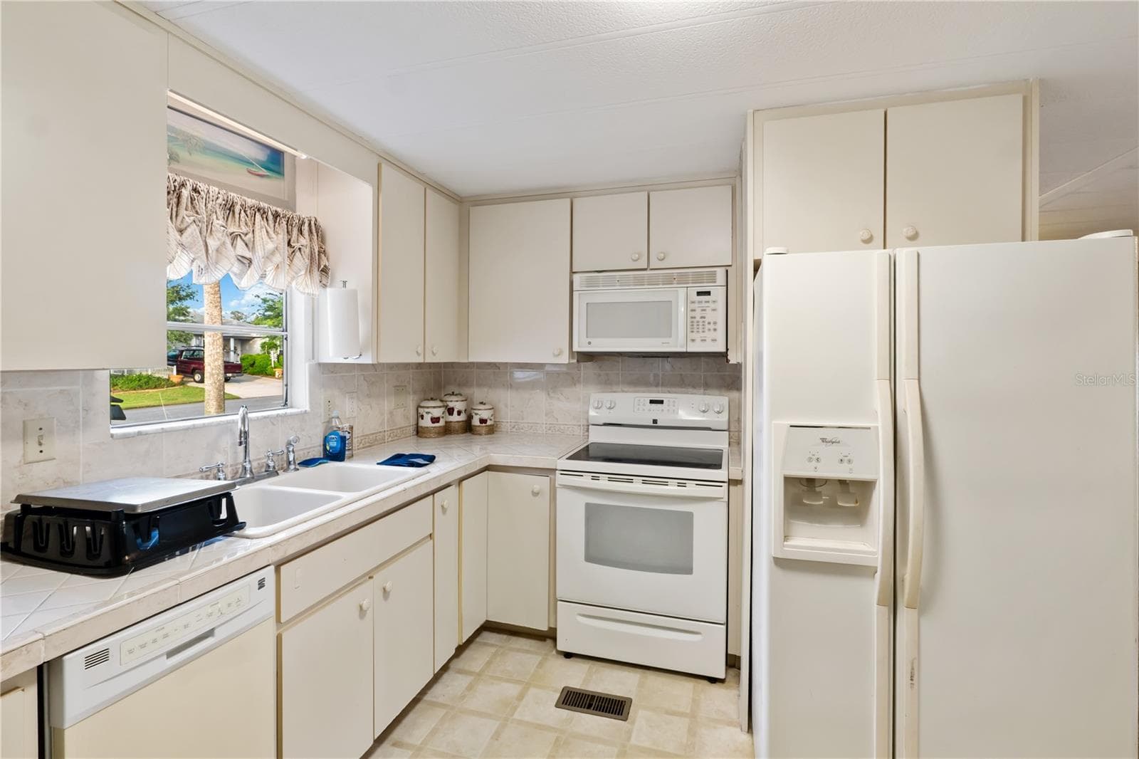1306 DEBRA DRIVE — photo 6 of 33
