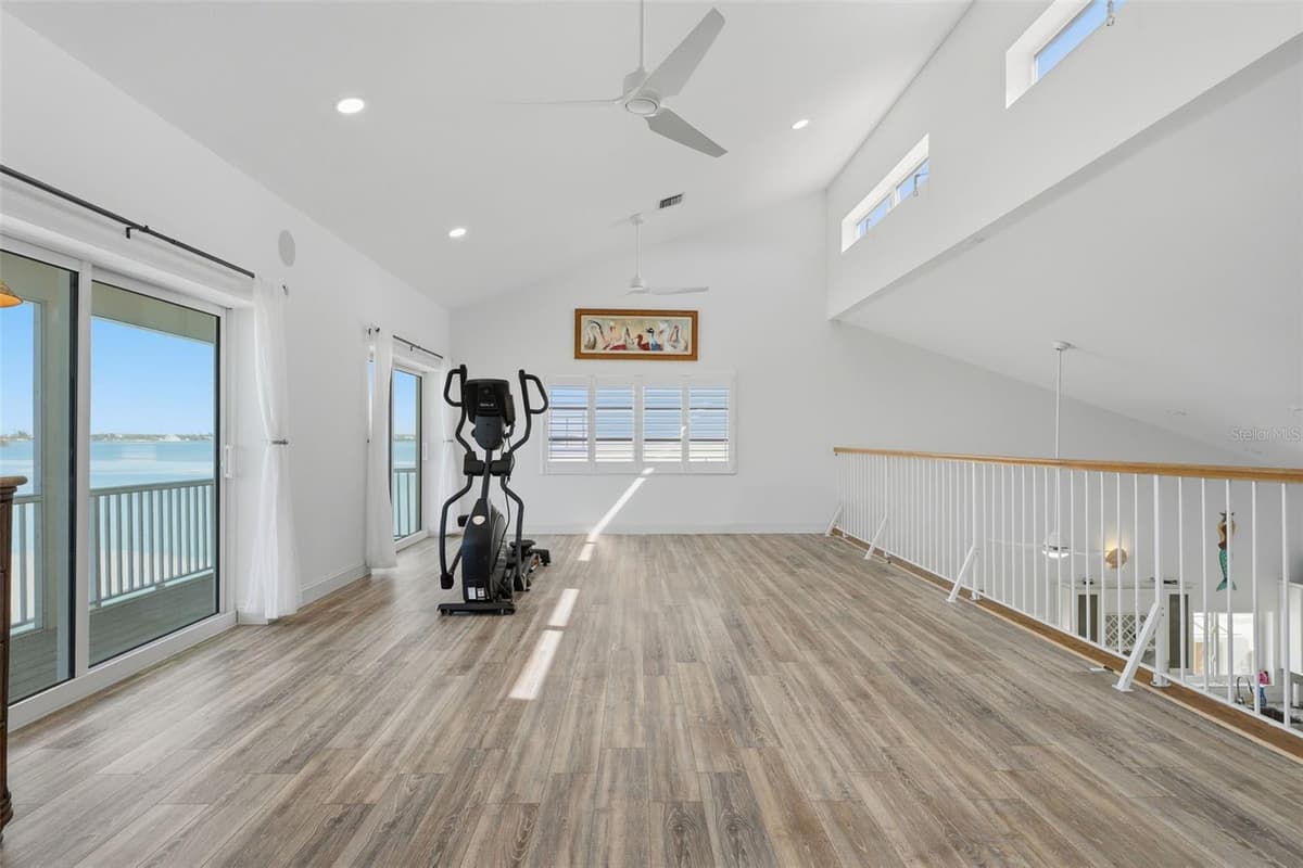 220 MOCKINGBIRD STREET — photo 44 of 68