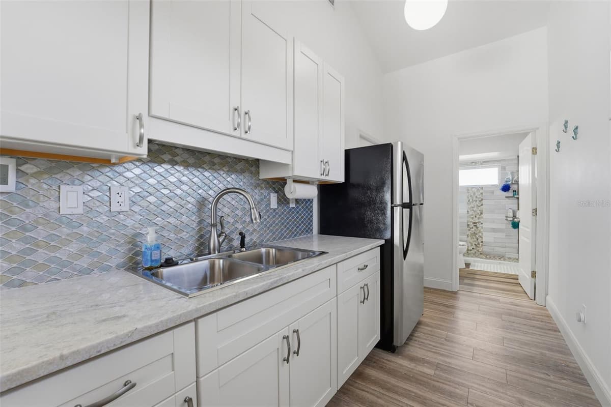 220 MOCKINGBIRD STREET — photo 48 of 68