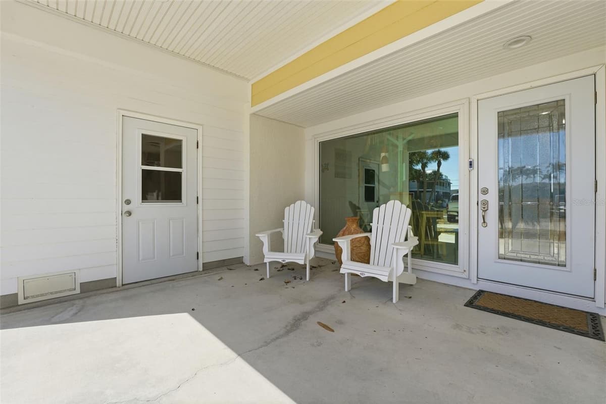 220 MOCKINGBIRD STREET — photo 3 of 68