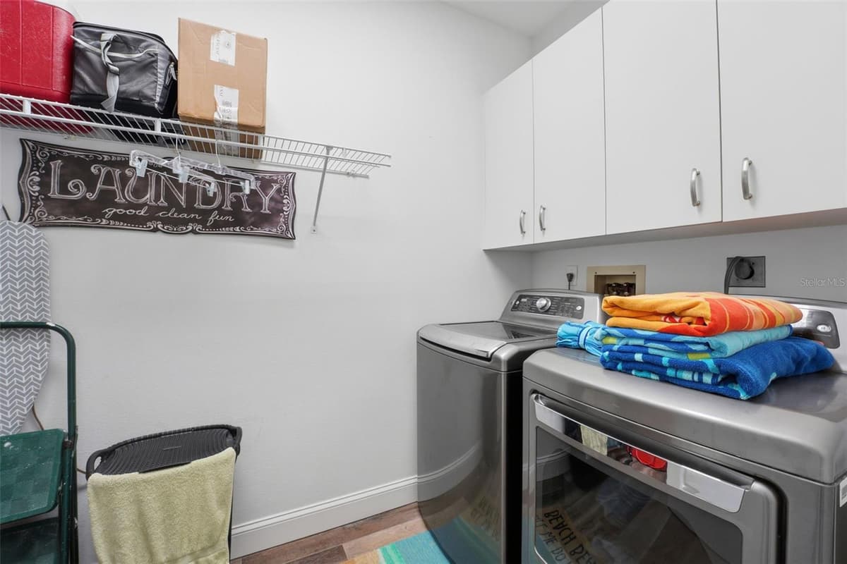 220 MOCKINGBIRD STREET — photo 36 of 68