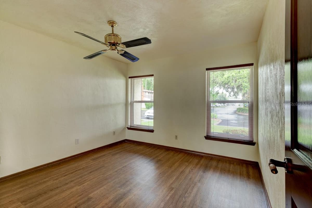 1262 CHARTER OAKS CIRCLE — photo 10 of 22