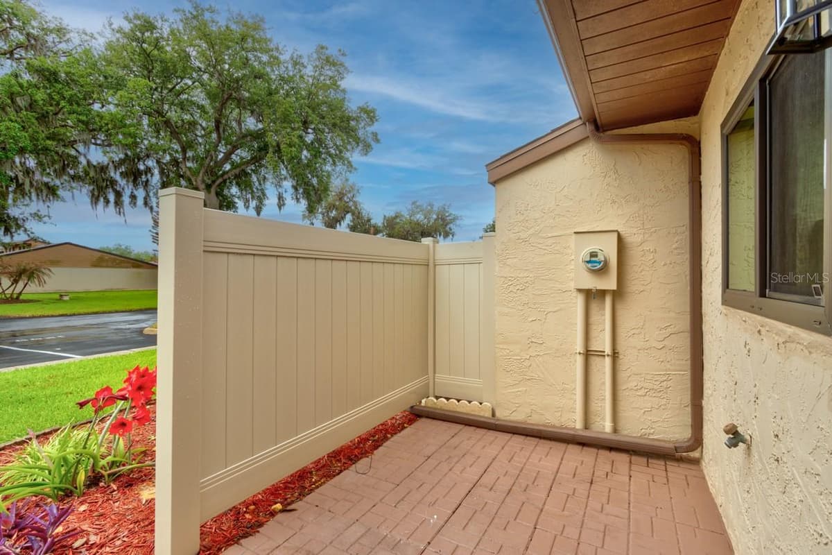 1262 CHARTER OAKS CIRCLE — photo 19 of 22