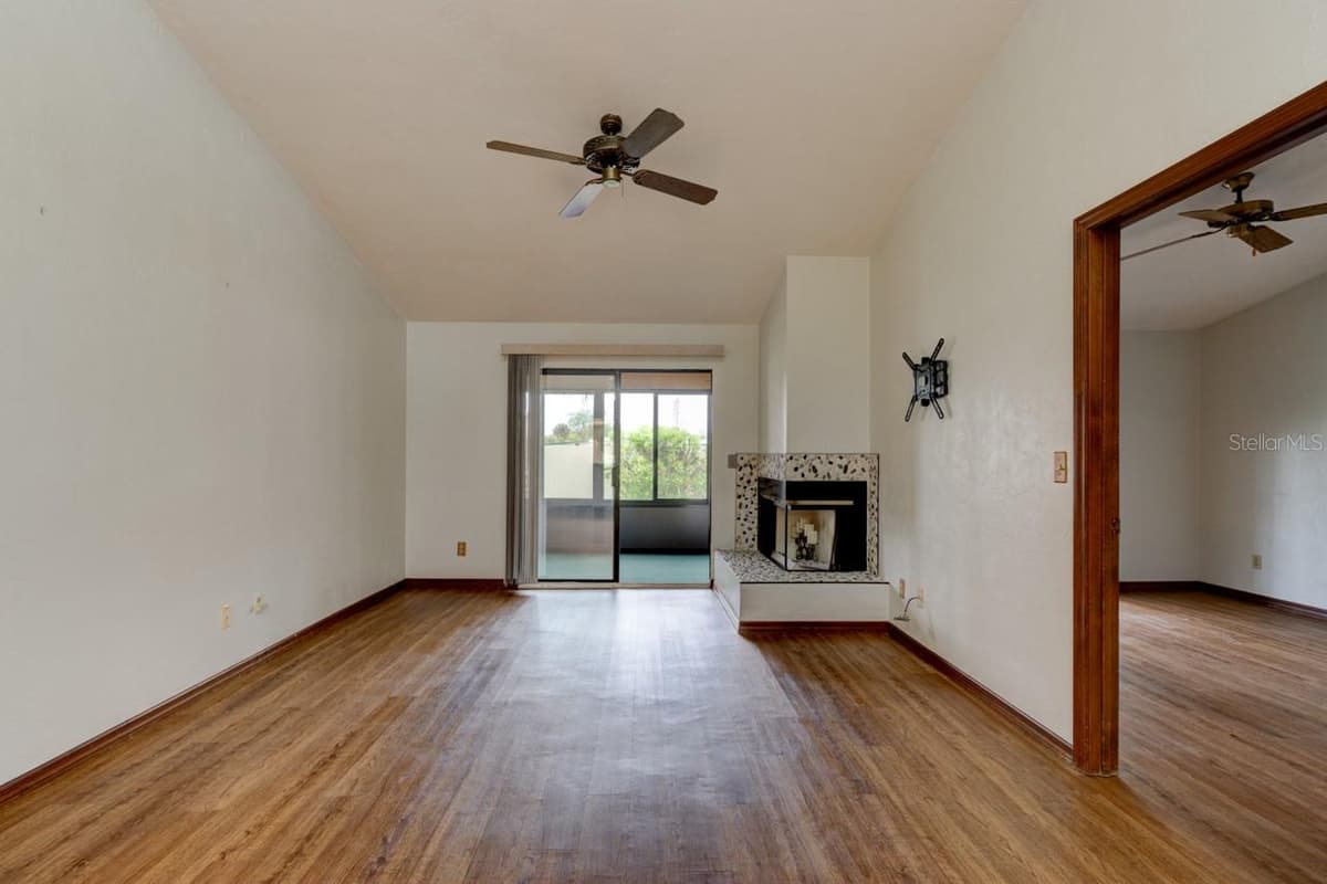 1262 CHARTER OAKS CIRCLE — photo 6 of 22