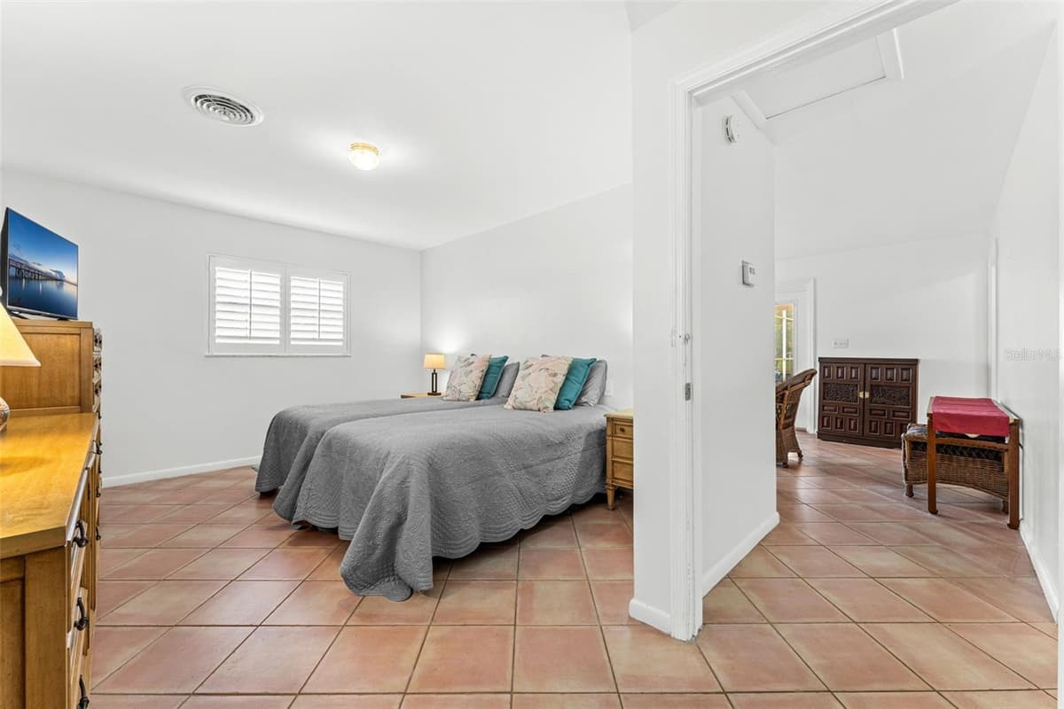 1790 BAY SHORE DRIVE — photo 16 of 20