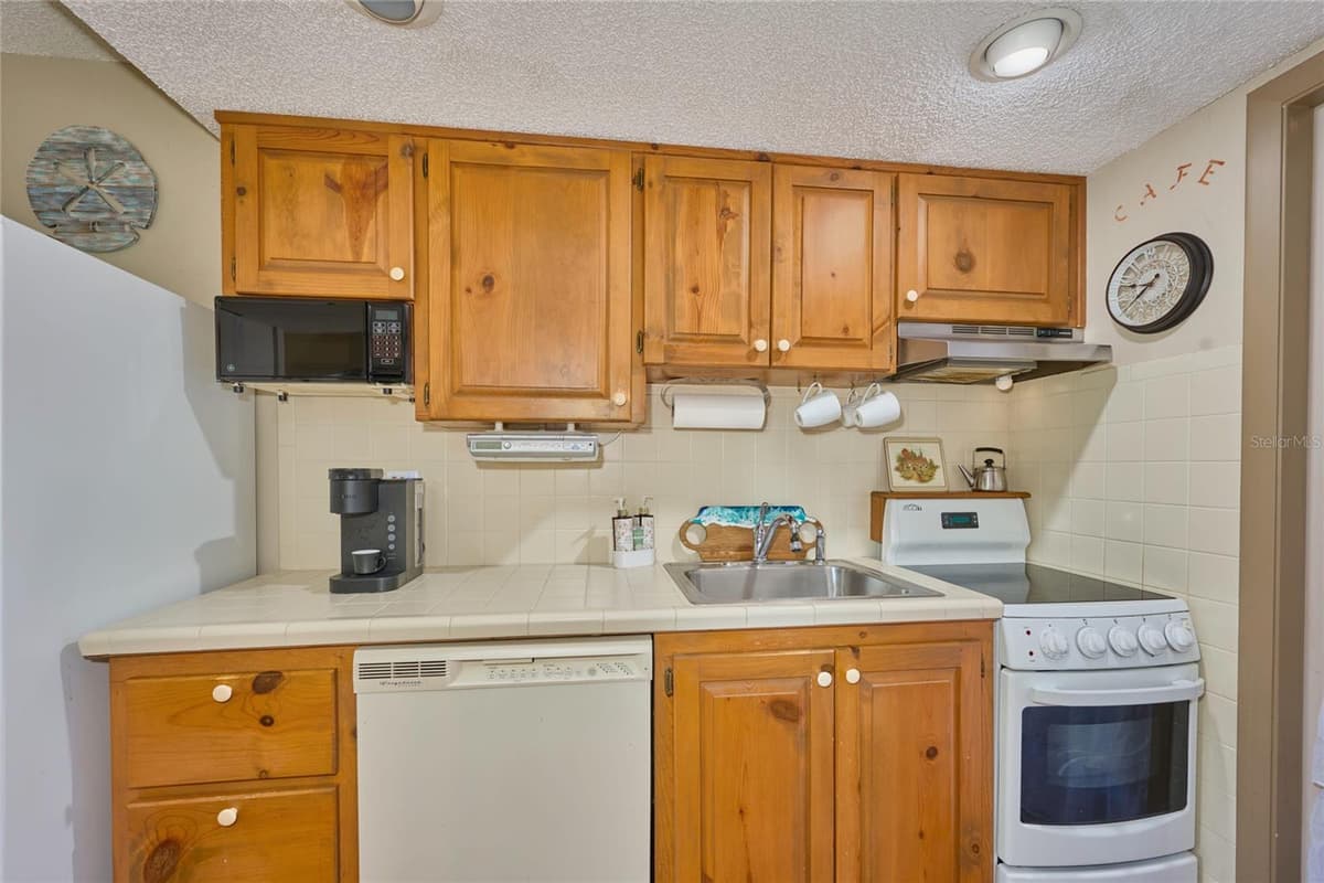 3200 RIVER RANCH BOULEVARD — photo 11 of 23