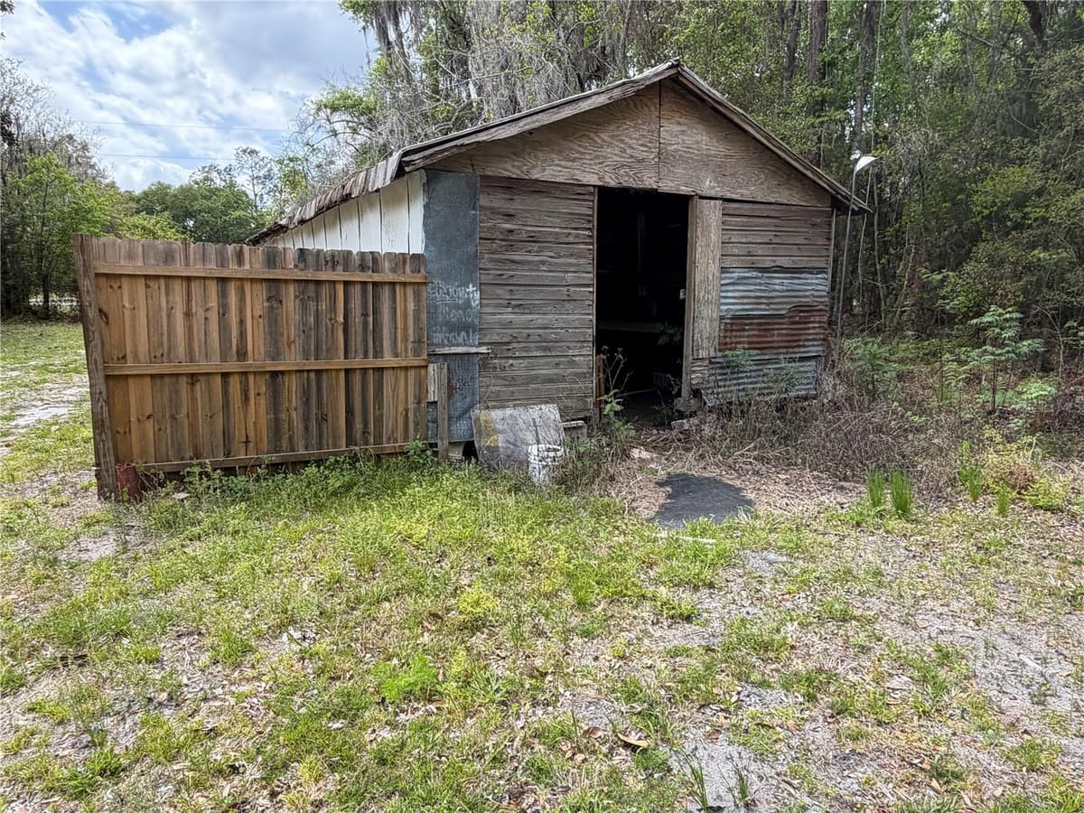 10033 COUNTY ROAD 225 — photo 13 of 27