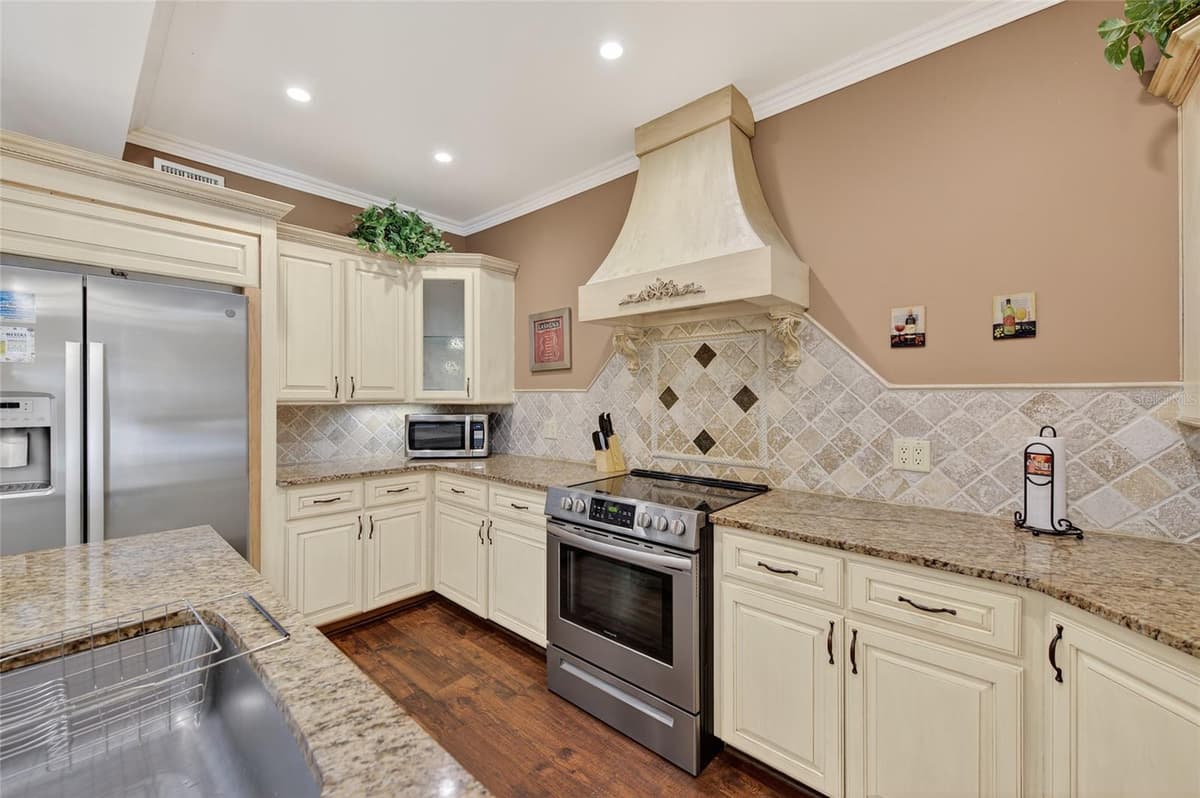 2904 S PENINSULA DR — photo 22 of 54