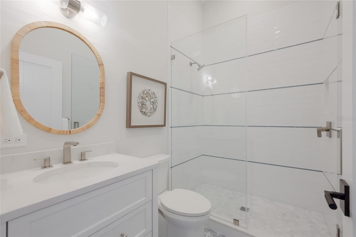 215 SYCAMORE AVENUE — photo 44 of 75
