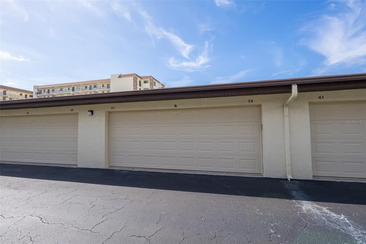 3060 ATLANTIC AVENUE — photo 3 of 30