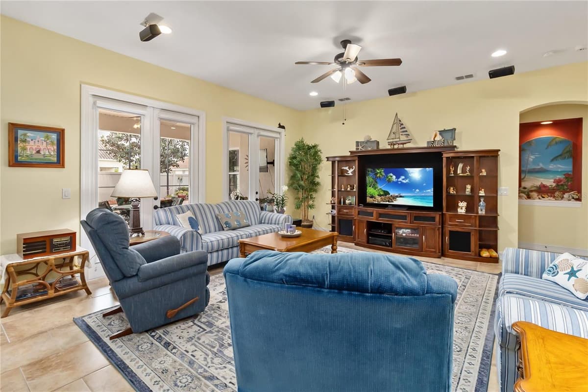 4257 ISLE VISTA AVENUE — photo 9 of 35