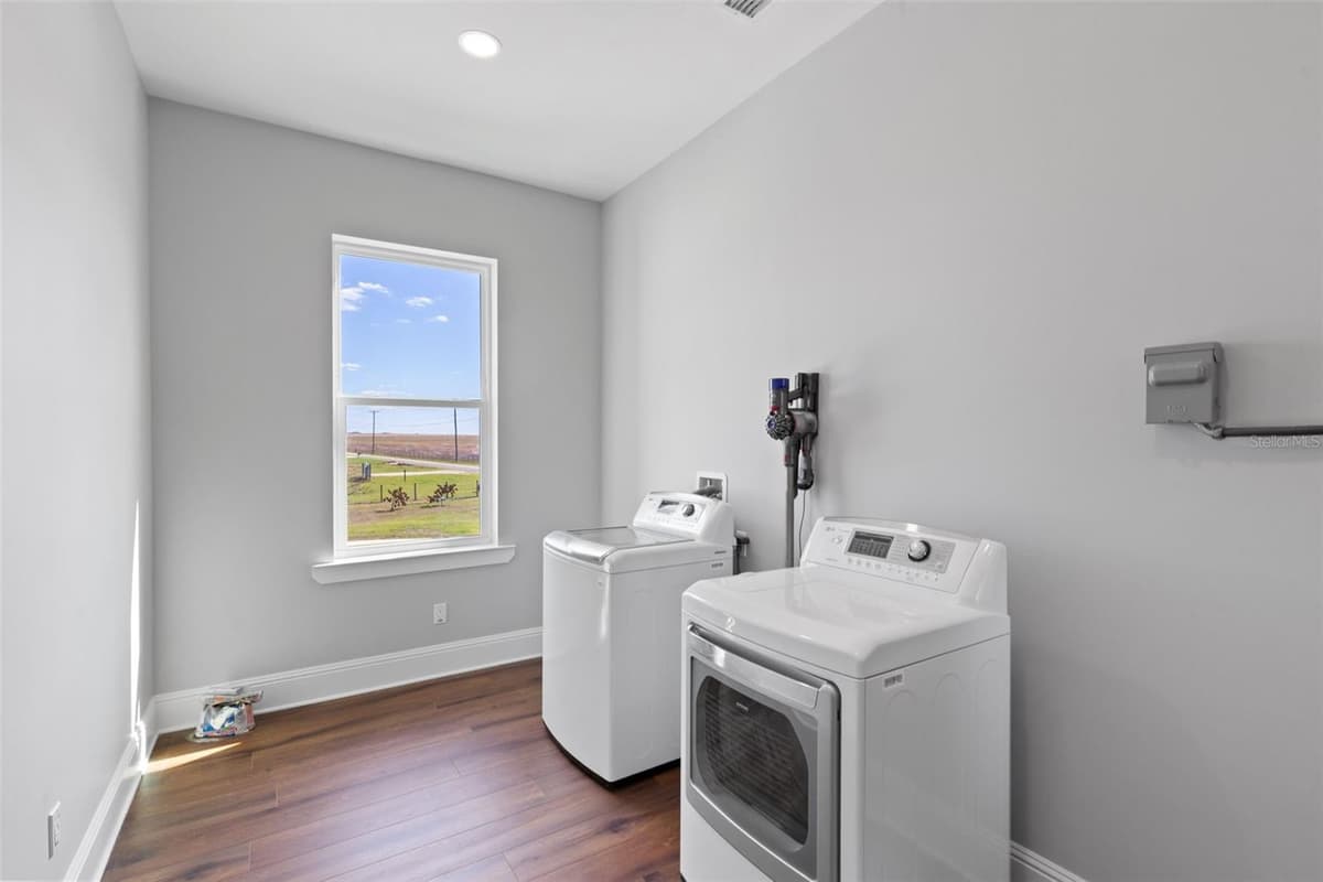 3321 KINGSWAY ROAD — photo 17 of 43