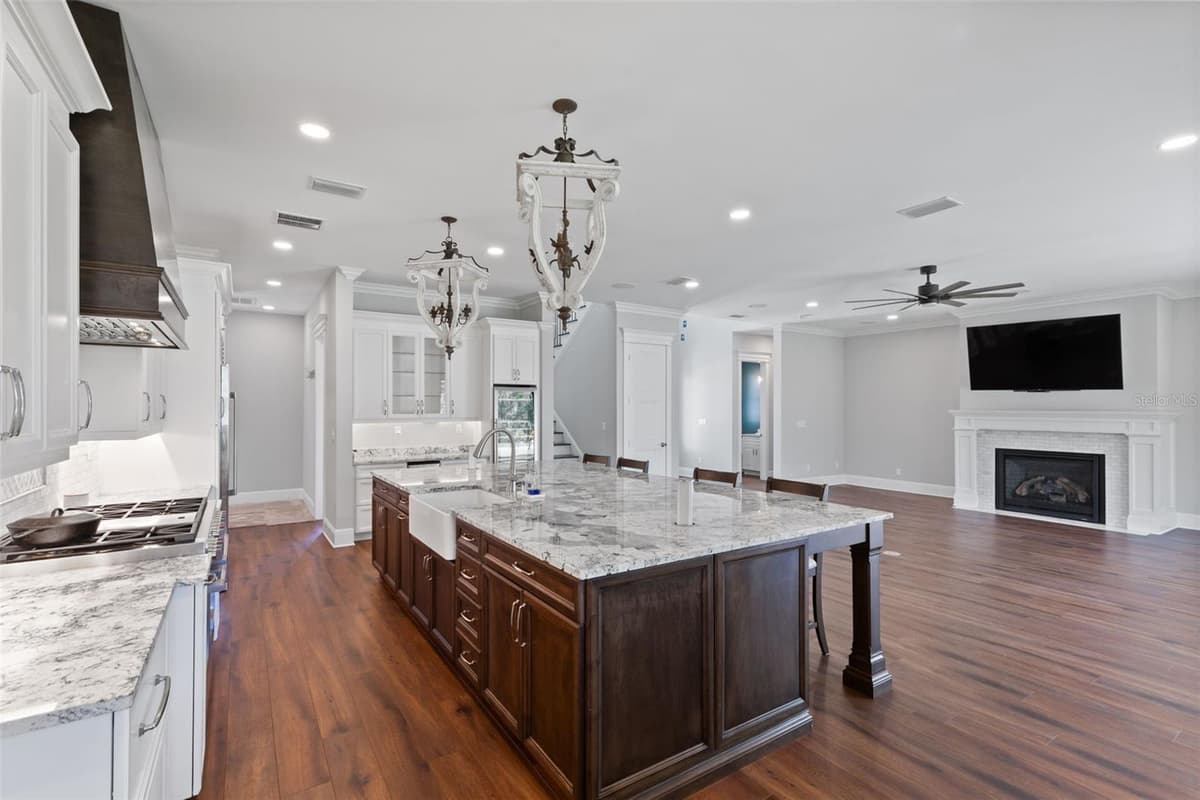 3321 KINGSWAY ROAD — photo 10 of 43