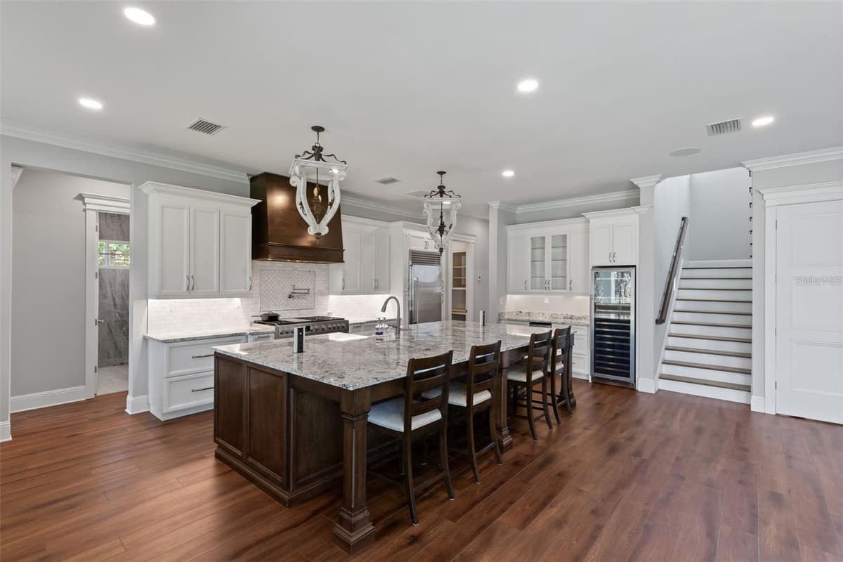 3321 KINGSWAY ROAD — photo 9 of 43