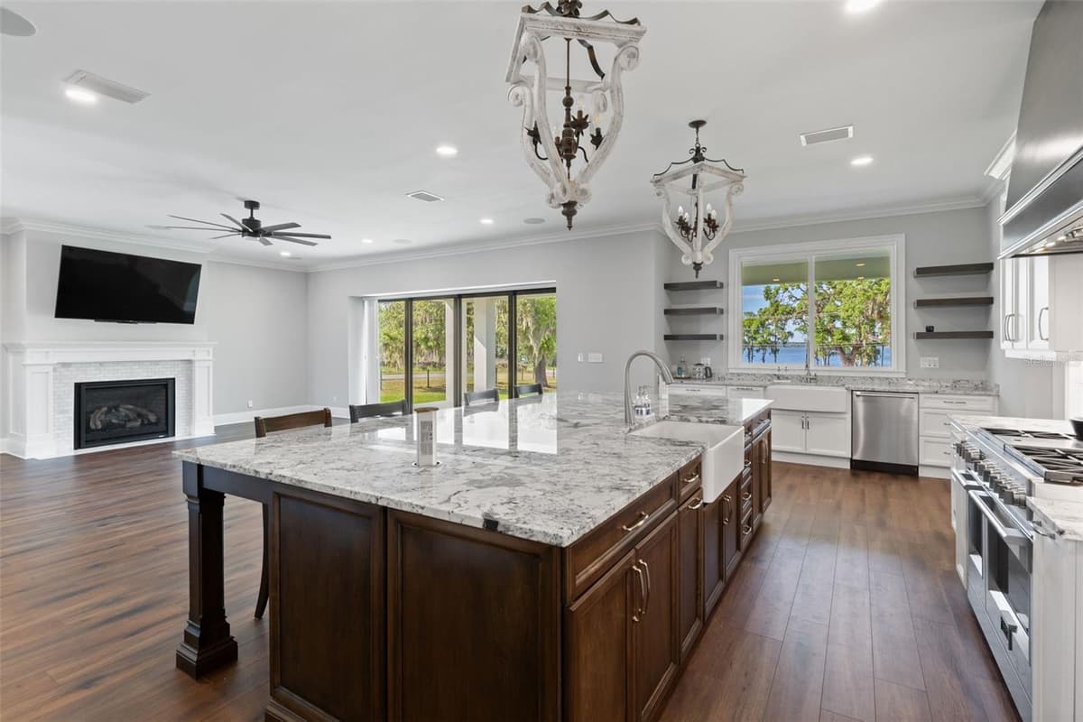 3321 KINGSWAY ROAD — photo 13 of 43