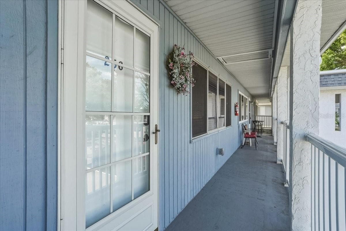 22375 EDGEWATER DRIVE — photo 3 of 26