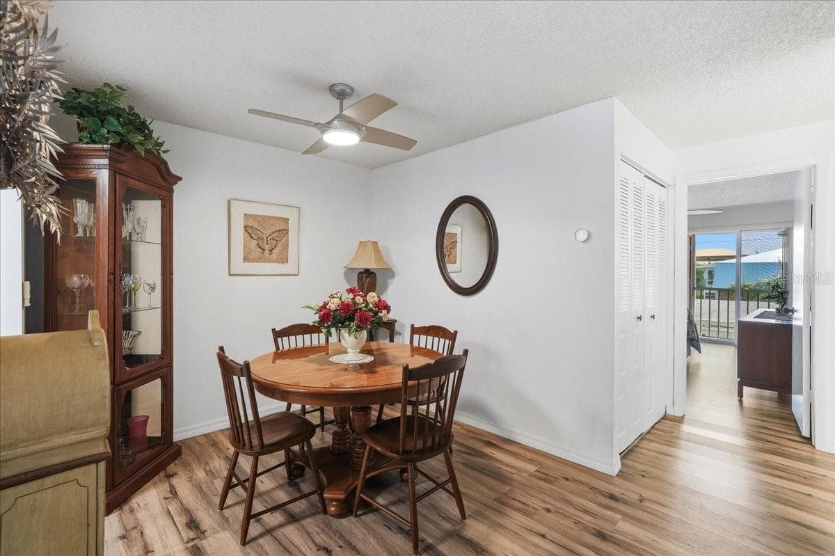 22375 EDGEWATER DRIVE — photo 8 of 26