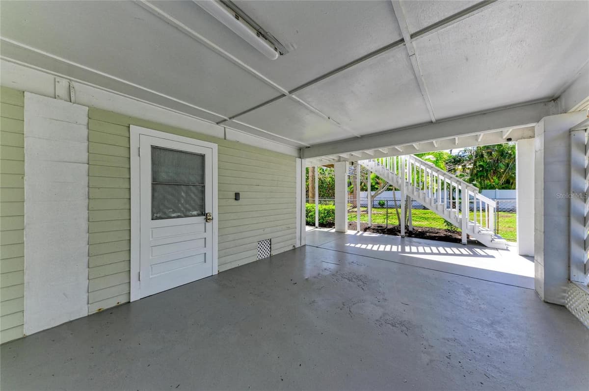 517 SPRING AVENUE — photo 9 of 52