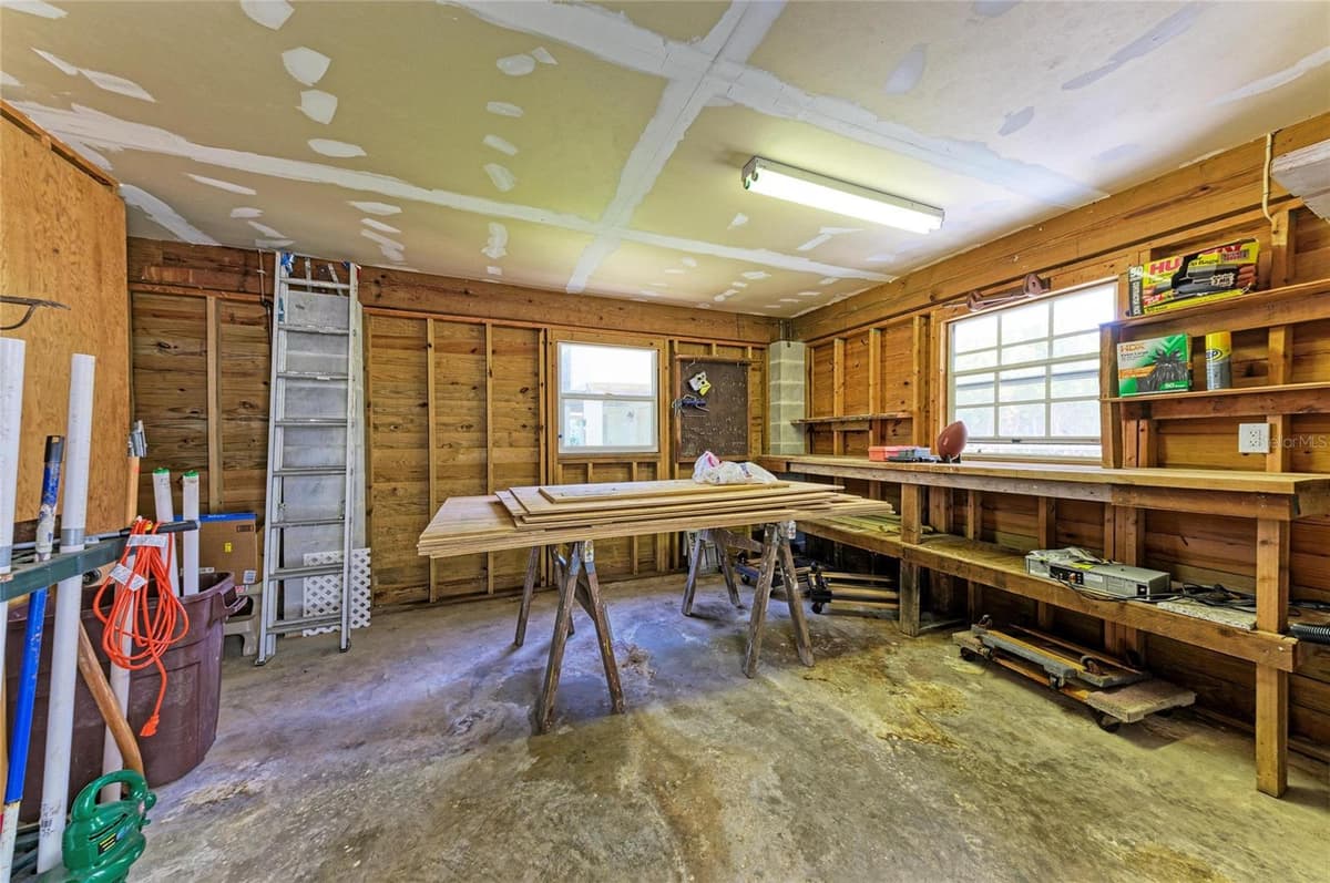 517 SPRING AVENUE — photo 7 of 52