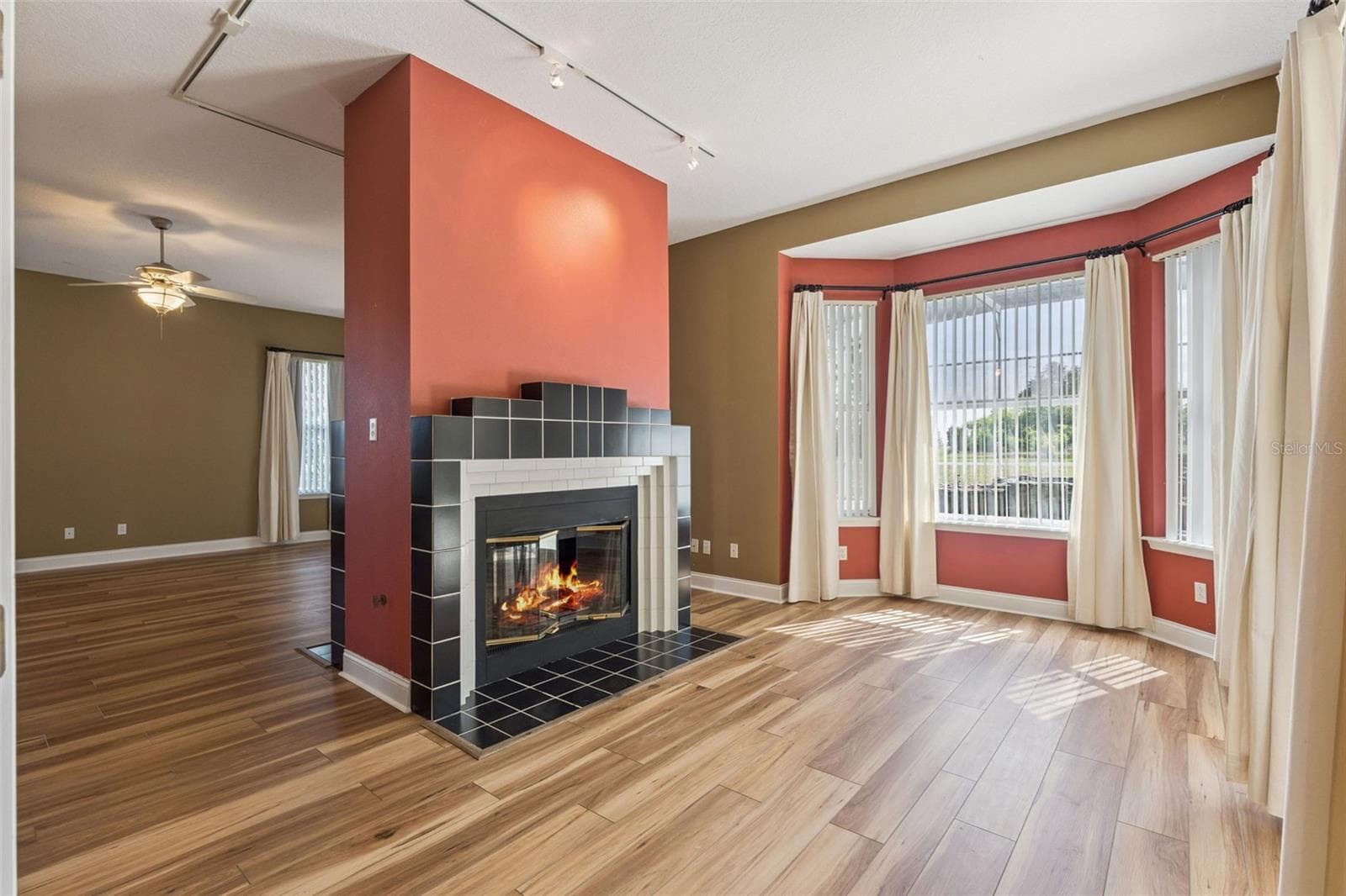 17540 VISTA BELLE COURT — photo 11 of 48