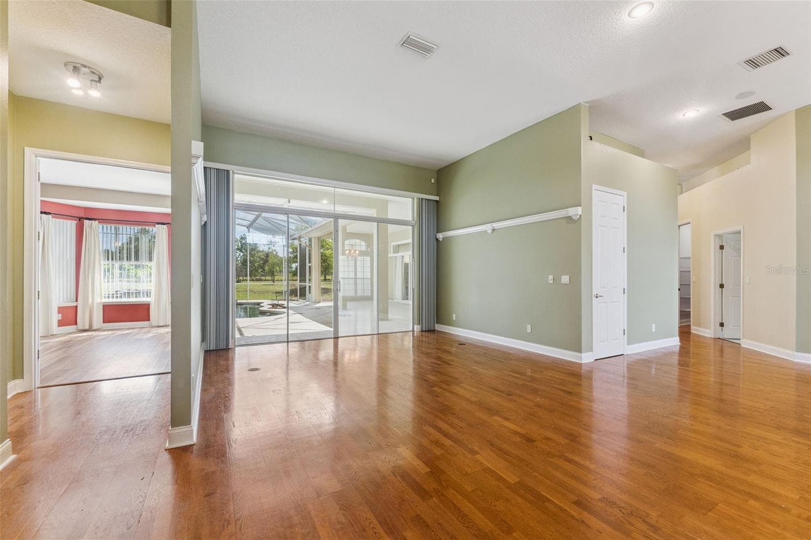 17540 VISTA BELLE COURT — photo 8 of 48