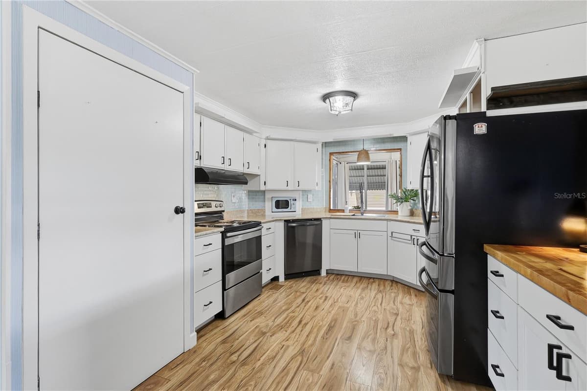 238 PALM AIR DRIVE — photo 11 of 49