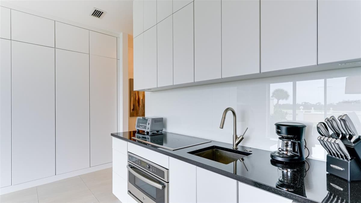 51 MACEWEN DRIVE — photo 15 of 44