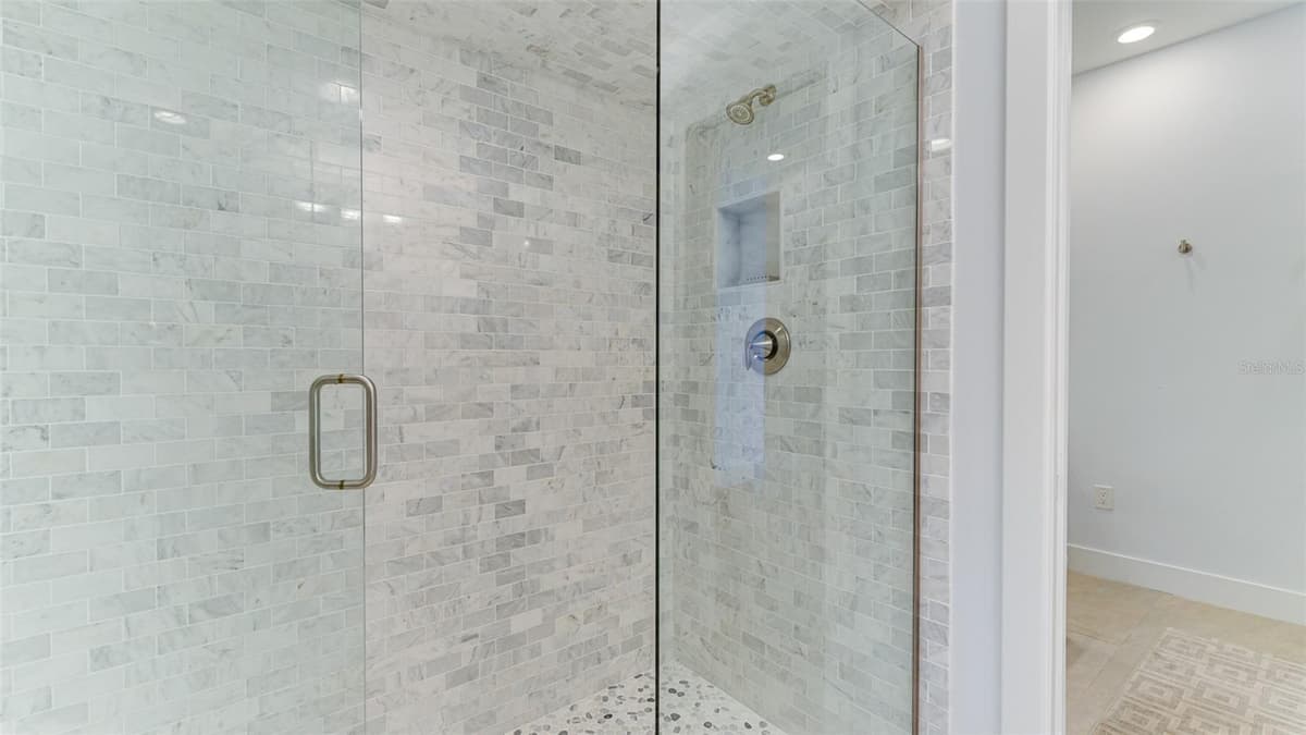 51 MACEWEN DRIVE — photo 22 of 44